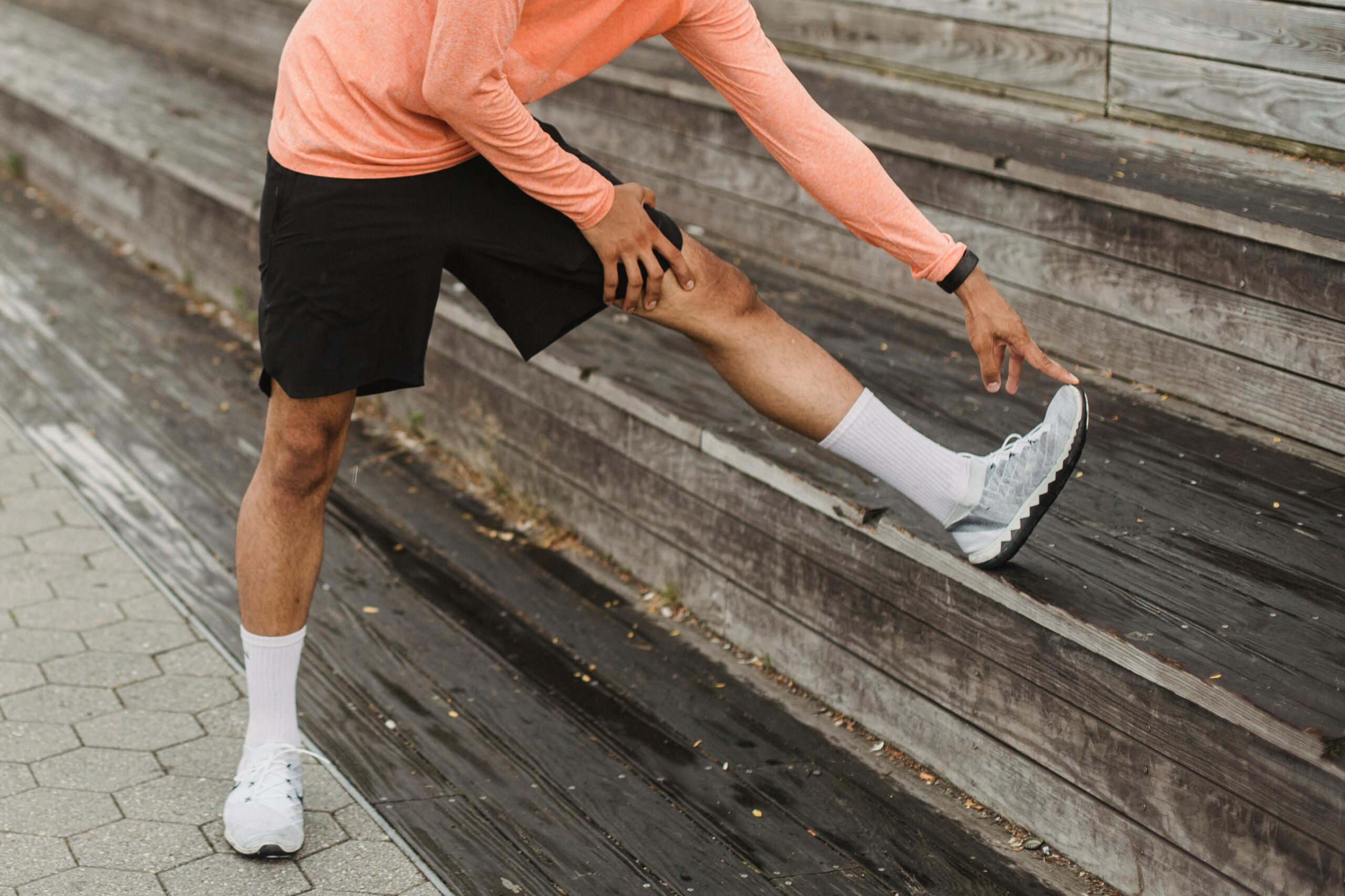 pexels-ketut-subiyanto-5037294 Osteopathy - knee arthritis success story image 1